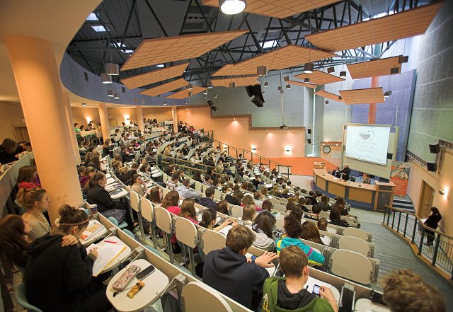 Aula na uczelni Łazarskiego